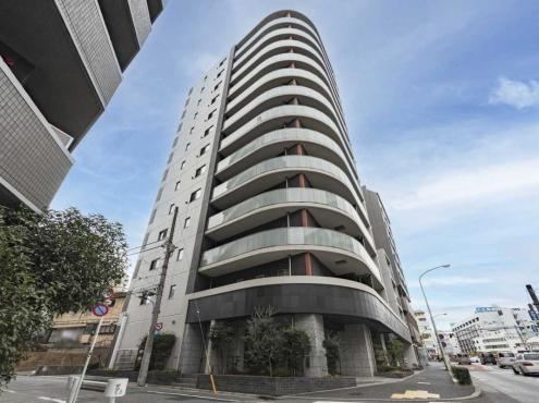 3LDK apartment in Shinjuku Ward, Tokyo - Photo 1