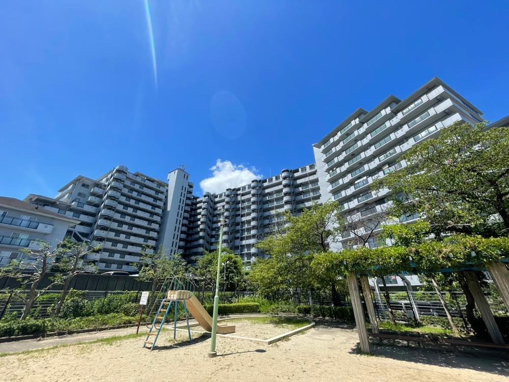 3LDK apartment in Higashi Ward, Sakai, Osaka - Photo 1