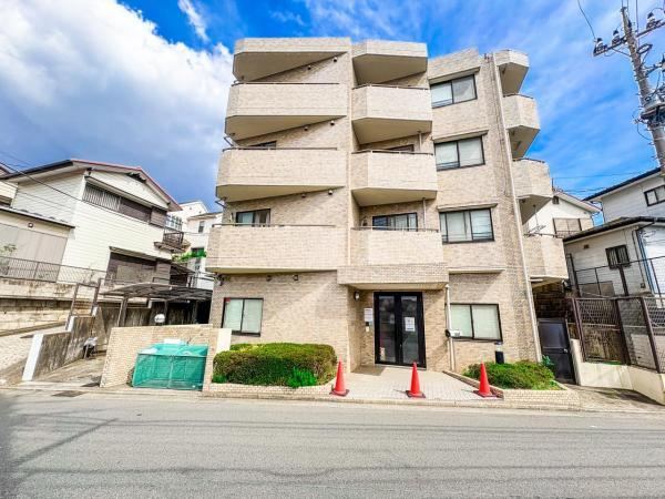 3LDK apartment in Totsuka Ward, Yokohama, Kanagawa - Photo 1