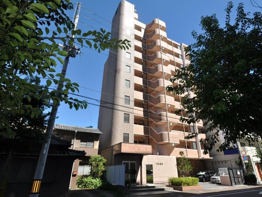 3LDK apartment in Matsuyama, Ehime - Photo 1
