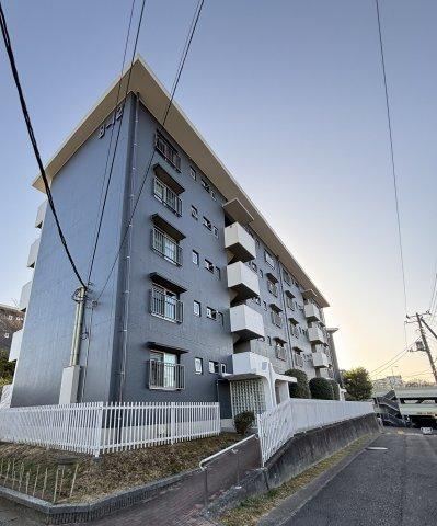 2LDK apartment in Aoba Ward, Yokohama, Kanagawa - Photo 1