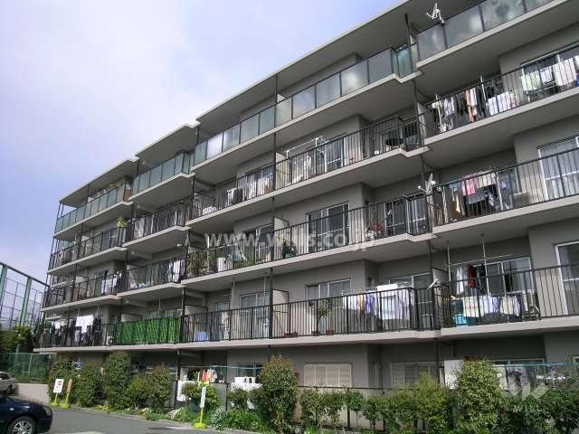 3LDK apartment in Toyonaka, Osaka - Photo 1