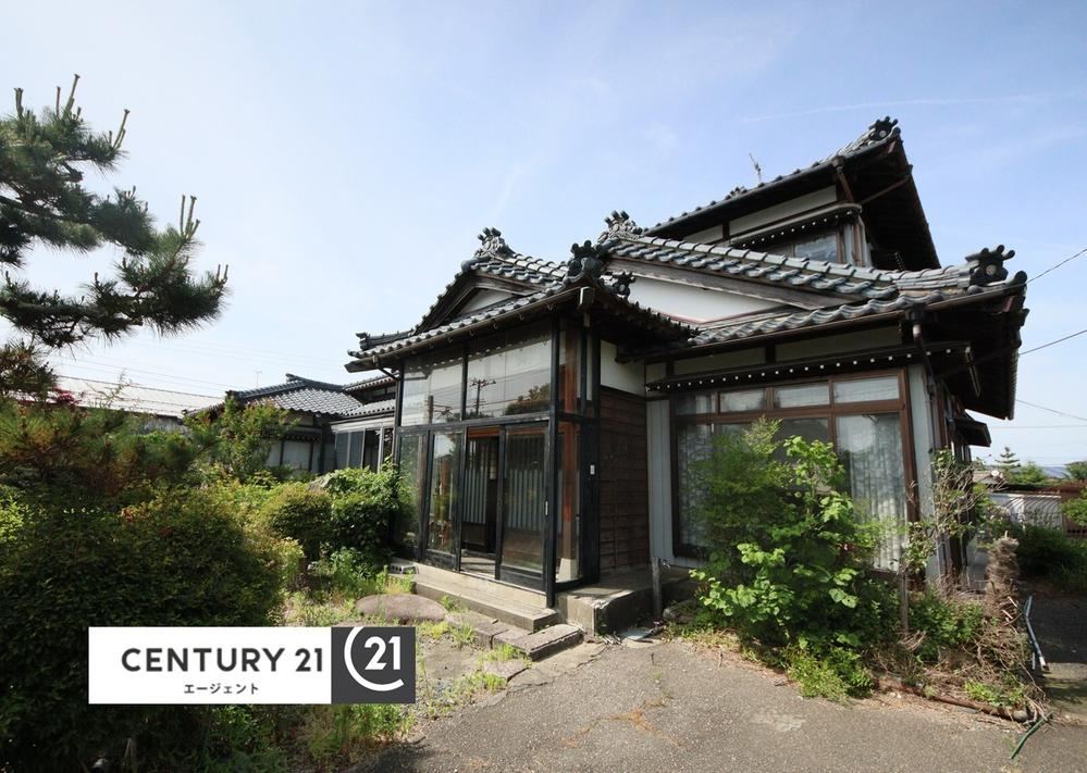 9DK house in Gosen, Niigata - Photo 1