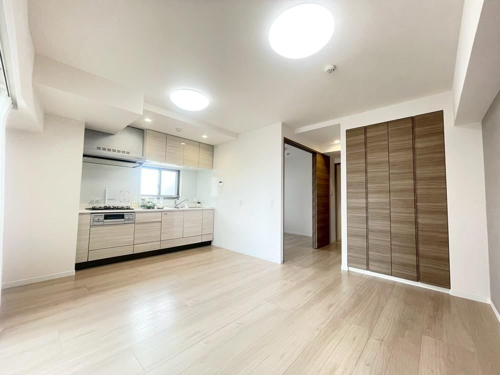 2LDK+S apartment in Hiratsuka, Kanagawa - Photo 1