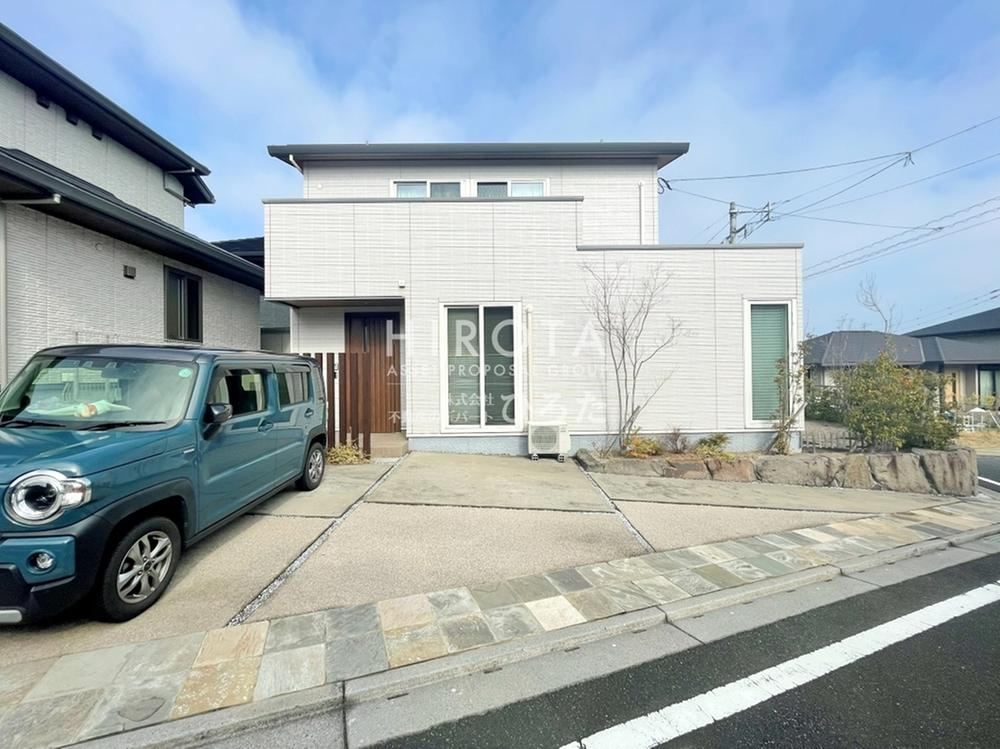 4LDK+S house in Yahatanishi Ward, Kitakyushu, Fukuoka - Photo 1