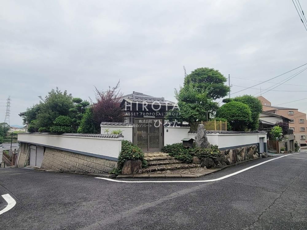 5LDK house in Yahatanishi Ward, Kitakyushu, Fukuoka - Photo 1