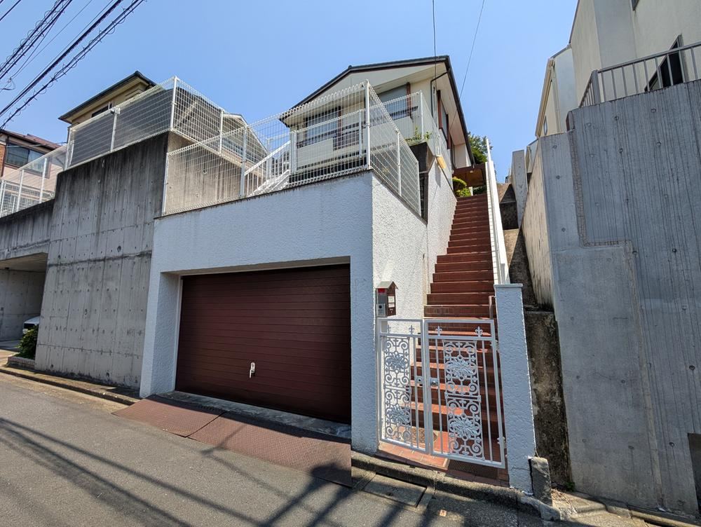 5LDK house in Ota Ward, Tokyo - Photo 1