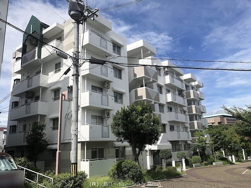 3LDK apartment in Takatsuki, Osaka - Photo 1