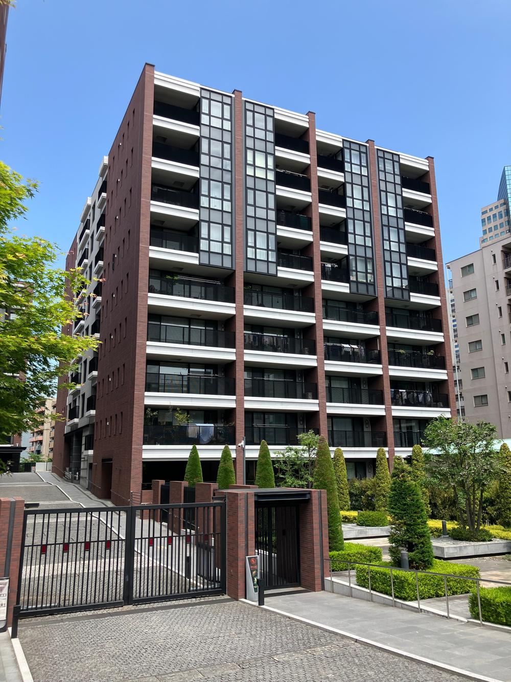 2LDK apartment in Nishi Ward, Yokohama, Kanagawa - Photo 1