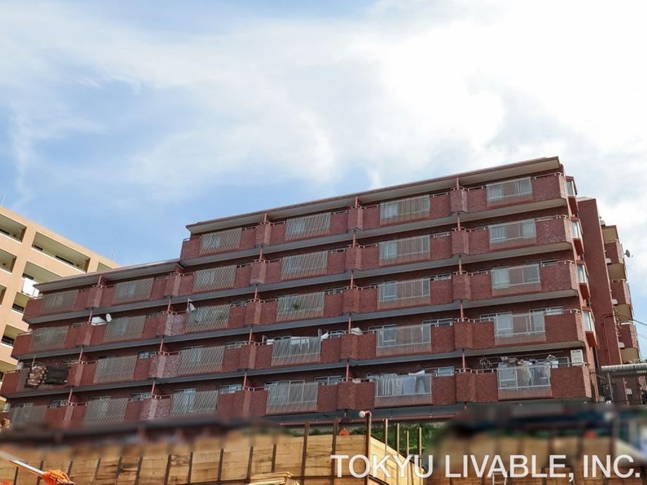 2LDK apartment in Totsuka Ward, Yokohama, Kanagawa - Photo 1