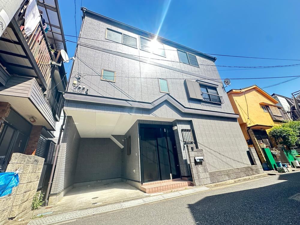 4LDK house in Itabashi Ward, Tokyo - Photo 1