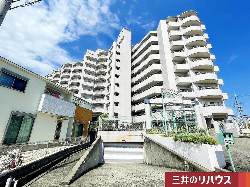 2LDK apartment in Itami, Hyogo - Photo 1