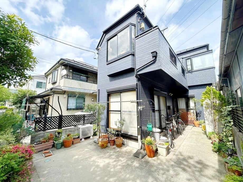 4LDK house in Katsushika Ward, Tokyo - Photo 1