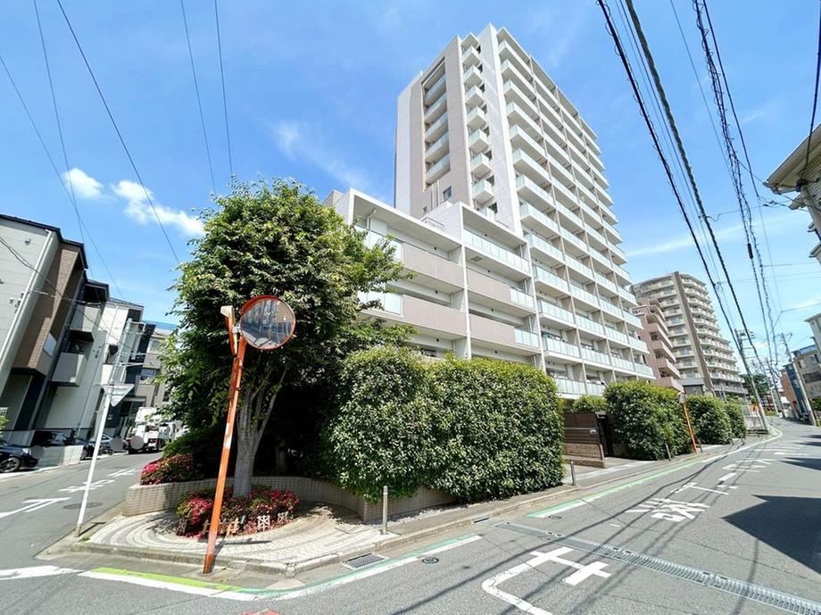 2LDK apartment in Asaka, Saitama - Photo 1