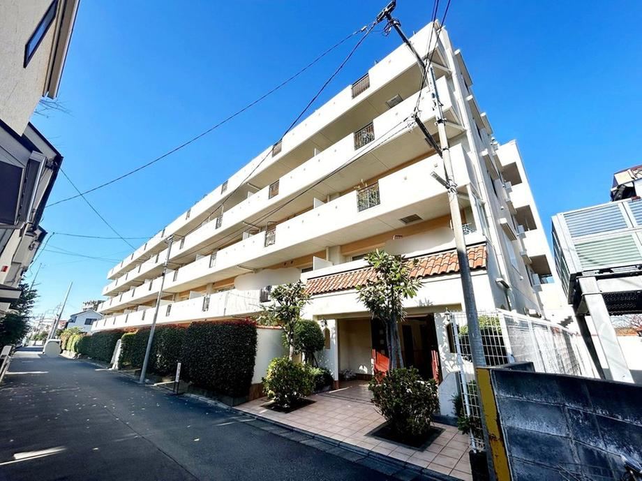 3LDK apartment in Higashimurayama, Tokyo - Photo 1