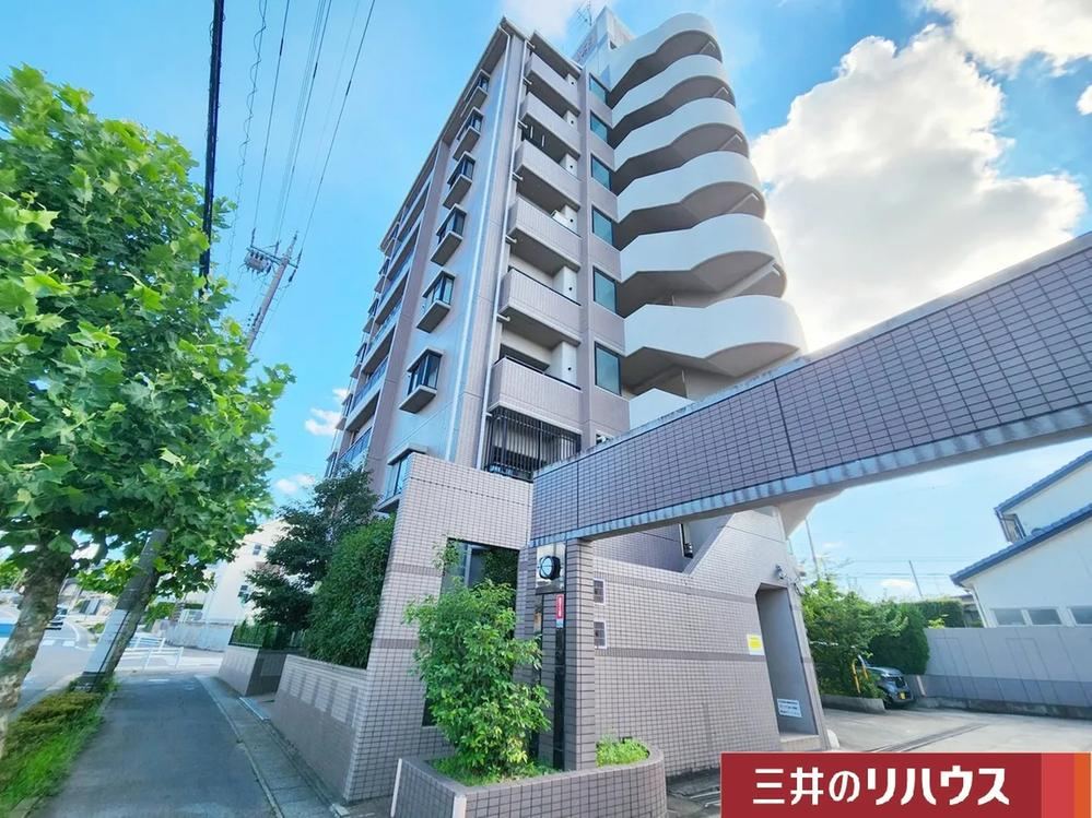4LDK apartment in Nagakute, Aichi - Photo 1