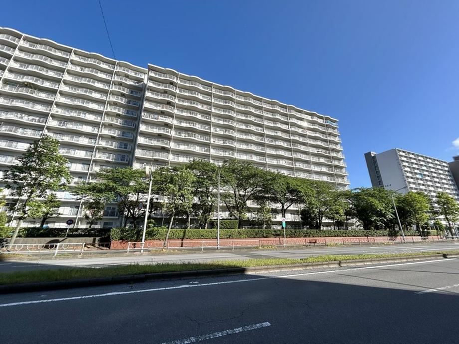3LDK apartment in Mihama Ward, Chiba - Photo 1