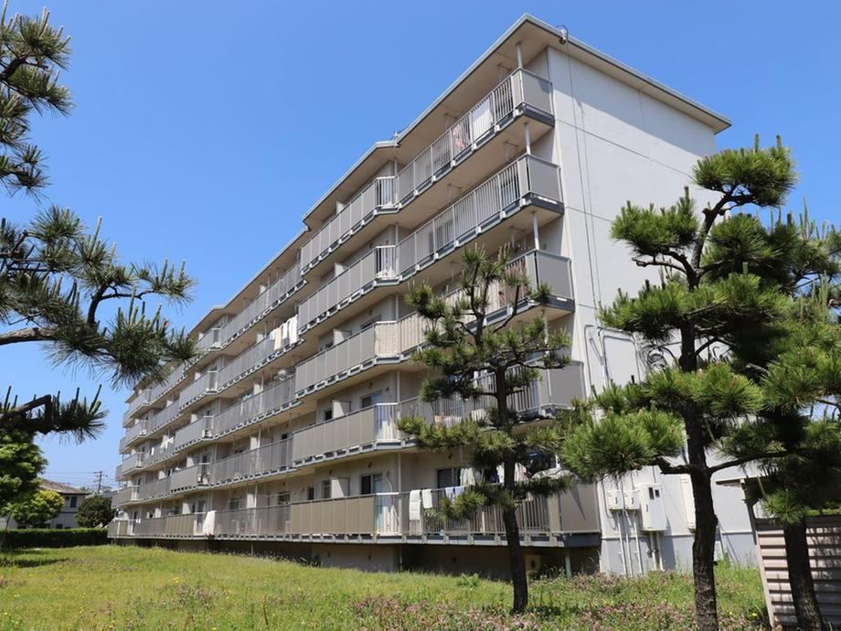 3LDK apartment in Mihama Ward, Chiba - Photo 1