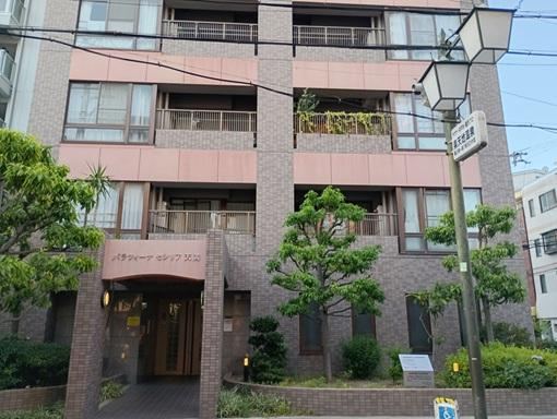 2LDK apartment in Kita Ward, Osaka - Photo 1