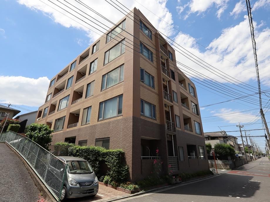 3LDK apartment in Minami Ward, Saitama - Photo 1