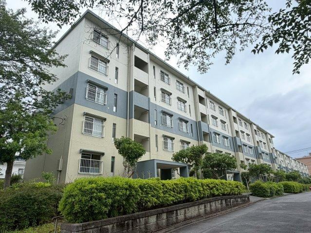 4LDK apartment in Shiroi, Chiba - Photo 1