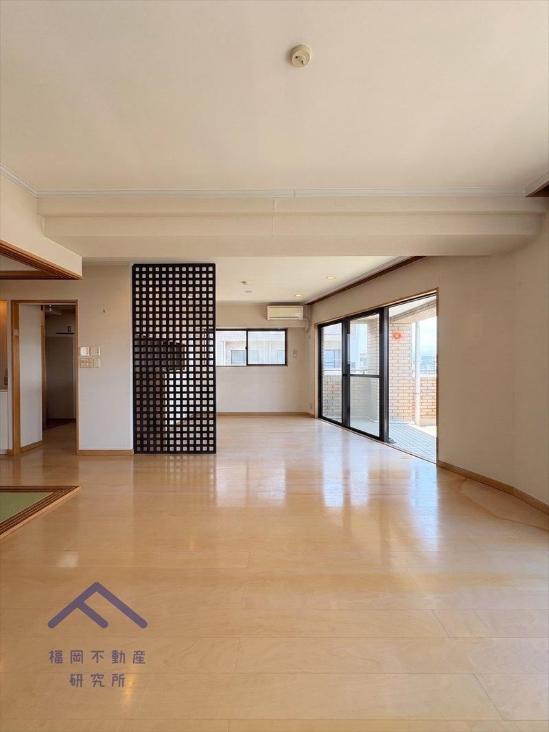 4LDK+S apartment in Chuo Ward, Fukuoka - Photo 1