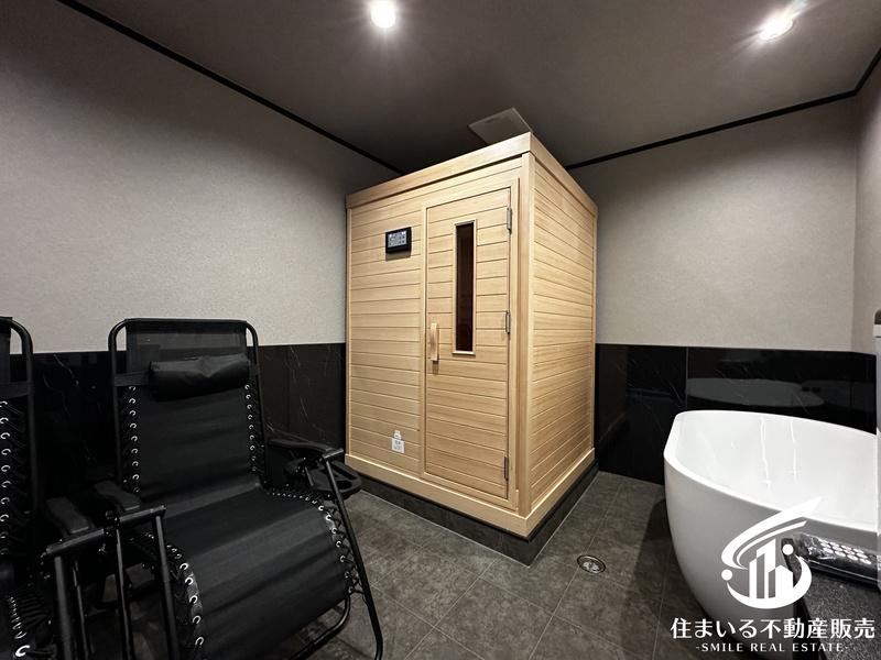 4LDK house in Higashiosaka, Osaka - Photo 1
