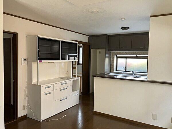 5LDK house in Sawara Ward, Fukuoka - Photo 1