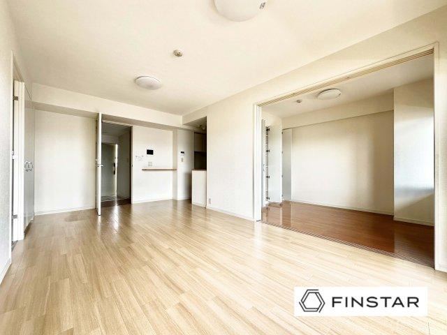 3LDK apartment in Kasukabe, Saitama - Photo 1