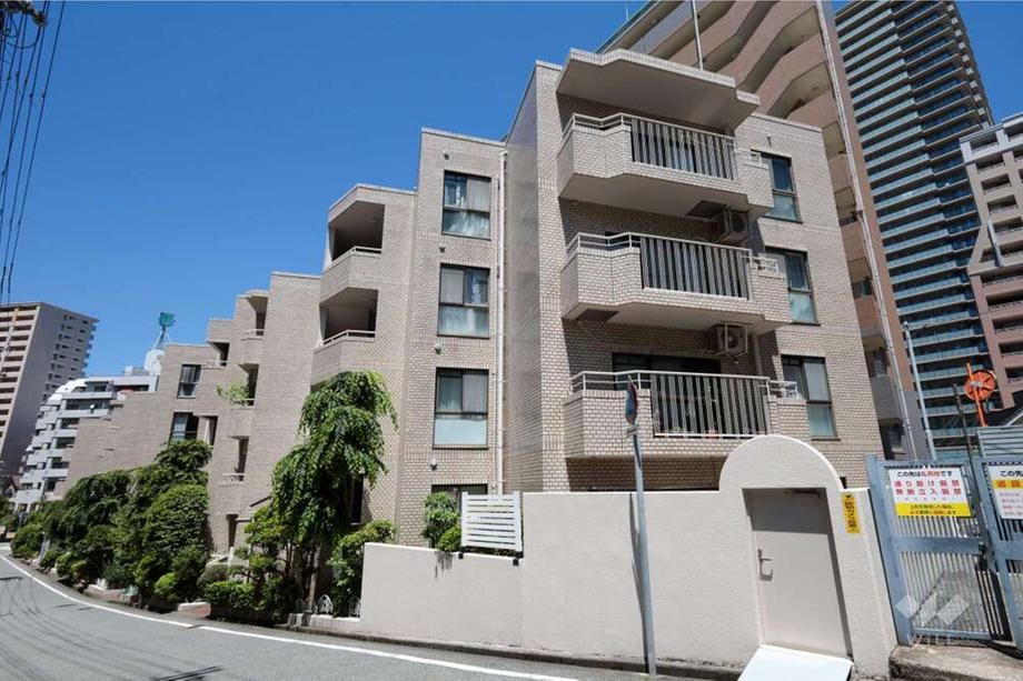 4LDK apartment in Takarazuka, Hyogo - Photo 1