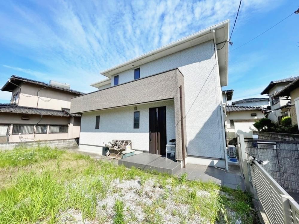 4LDK house in Yahatanishi Ward, Kitakyushu, Fukuoka - Photo 1
