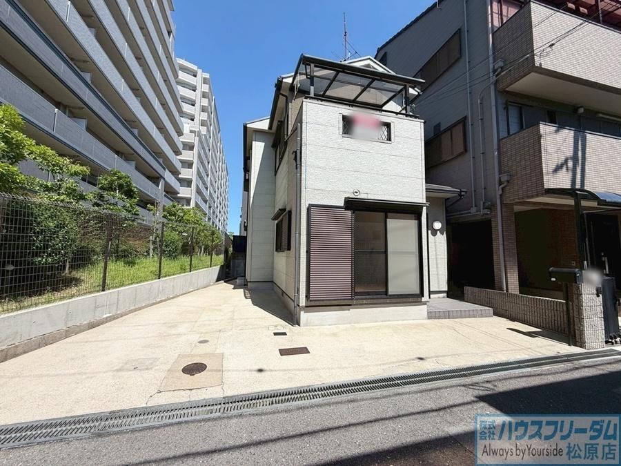 4LDK house in Matsubara, Osaka - Photo 1