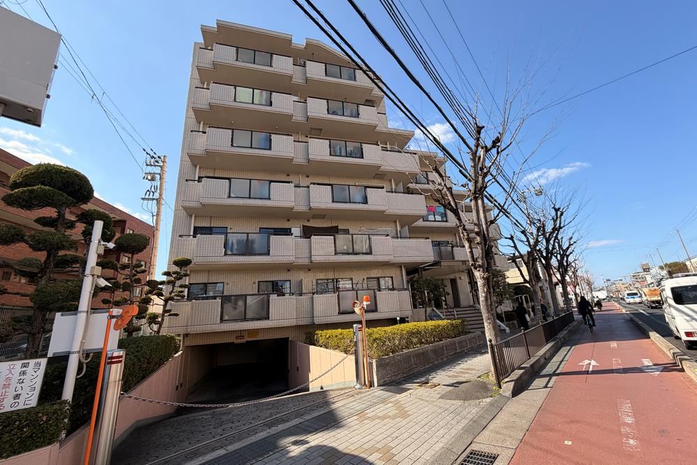3LDK apartment in Amagasaki, Hyogo - Photo 1