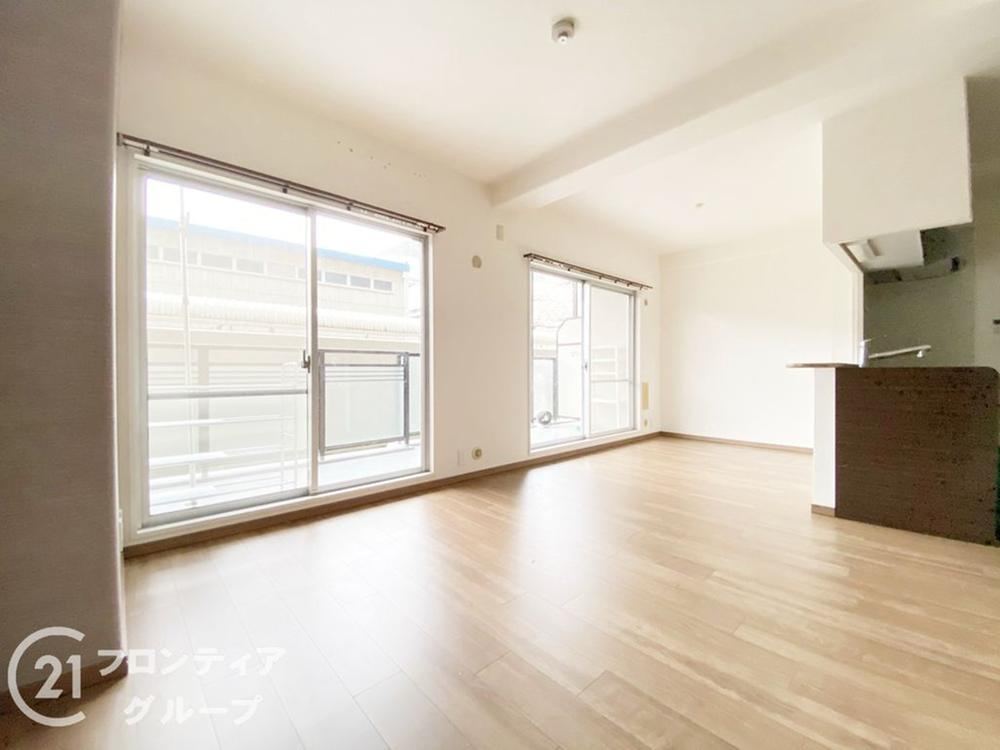 3LDK apartment in Higashiosaka, Osaka - Photo 1