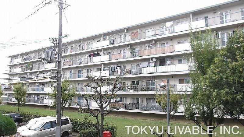 2LDK apartment in Takatsuki, Osaka - Photo 1