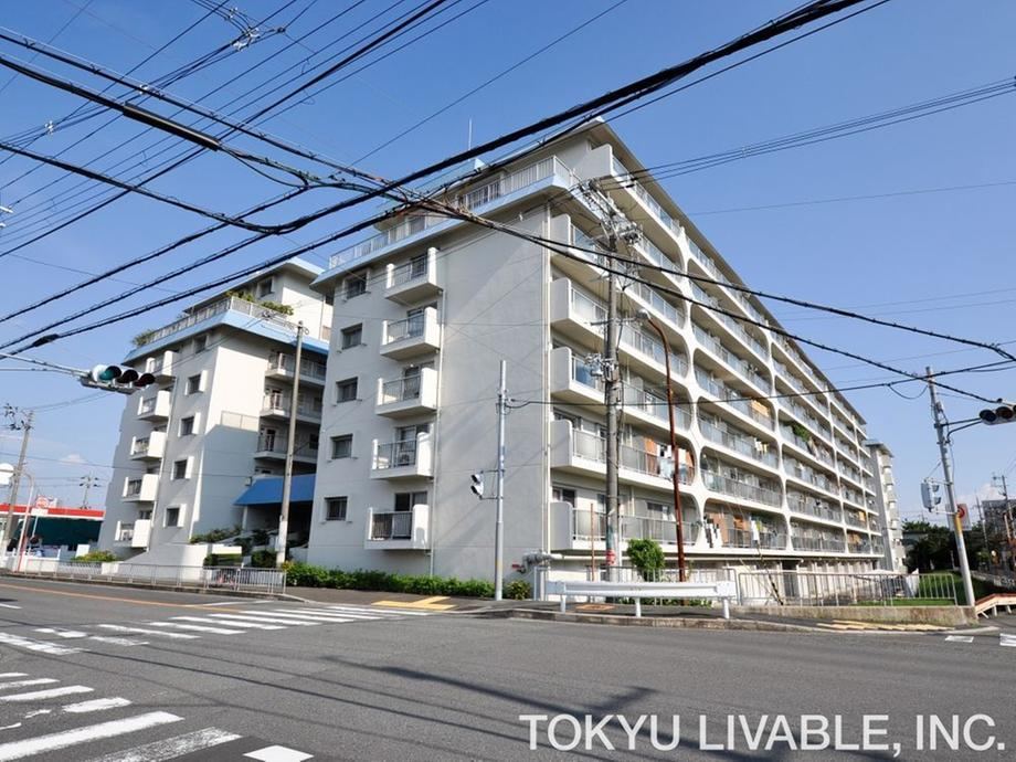 2LDK+S apartment in Takatsuki, Osaka - Photo 1