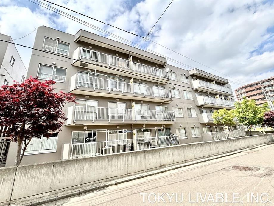 3LDK apartment in Nishi Ward, Sapporo, Hokkaido - Photo 1