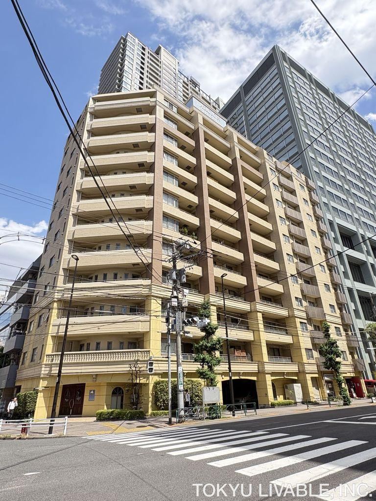 2LDK apartment in Bunkyo Ward, Tokyo - Photo 1