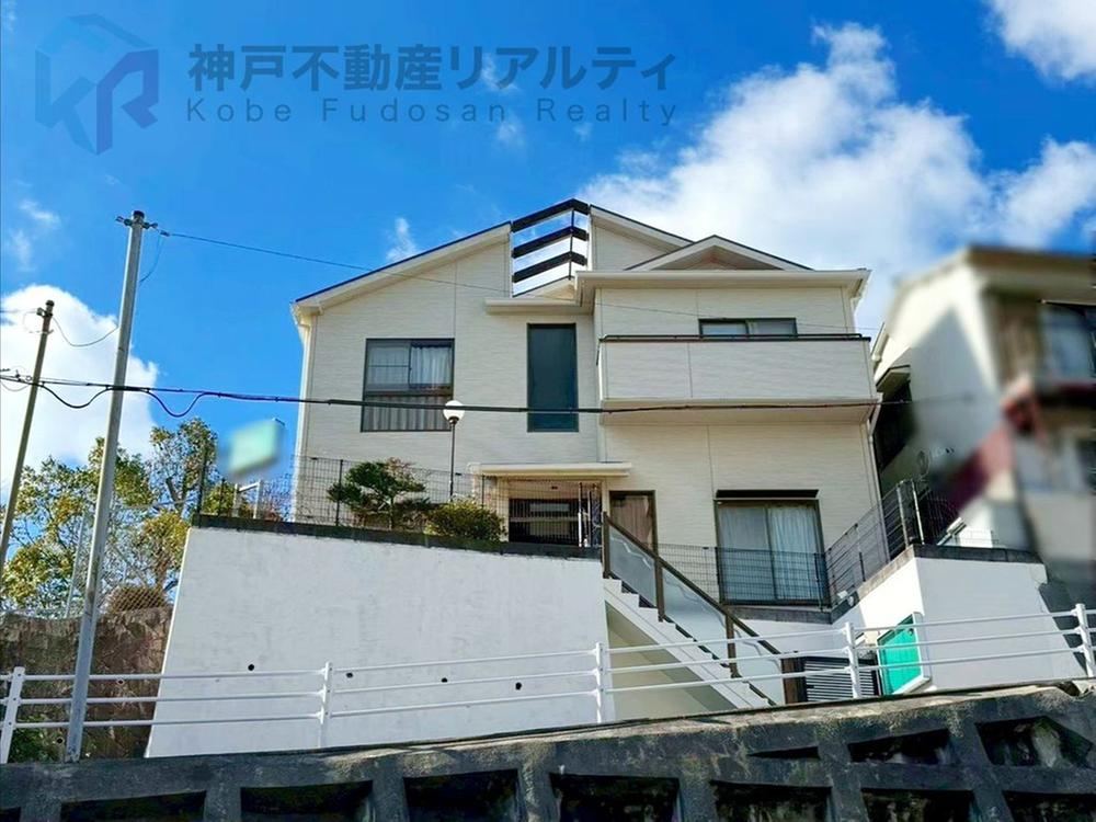 7DK house in Tarumi Ward, Kobe, Hyogo - Photo 1