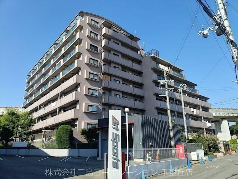 3LDK apartment in Suita, Osaka - Photo 1