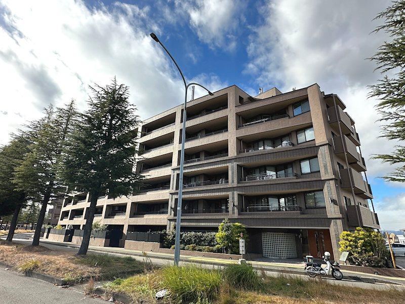 4LDK apartment in Izumi Ward, Sendai, Miyagi - Photo 1