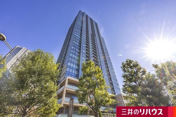 2LDK apartment in Shinagawa Ward, Tokyo - Photo 1