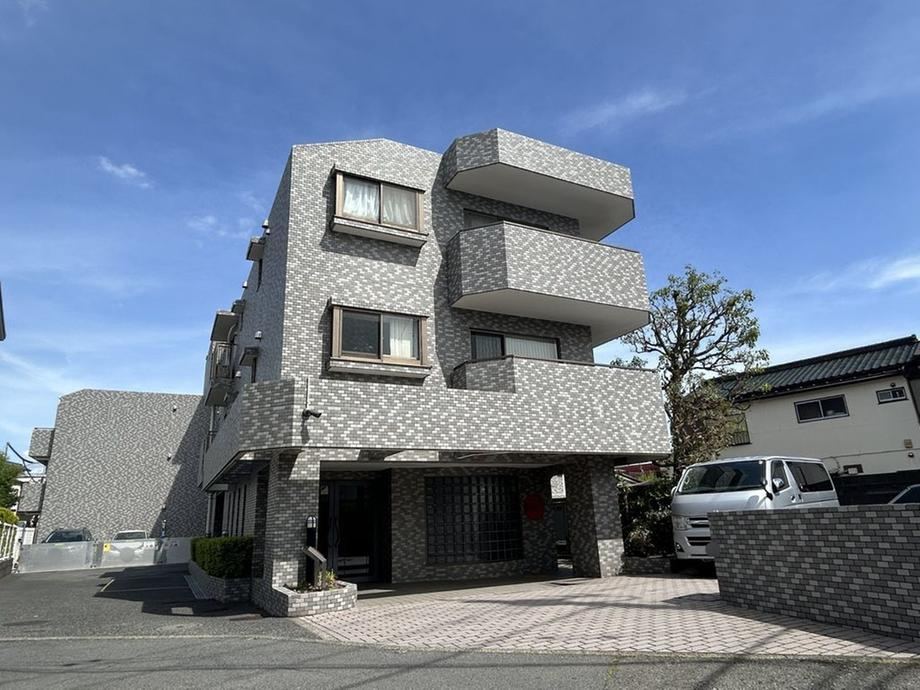3LDK apartment in Chigasaki, Kanagawa - Photo 1