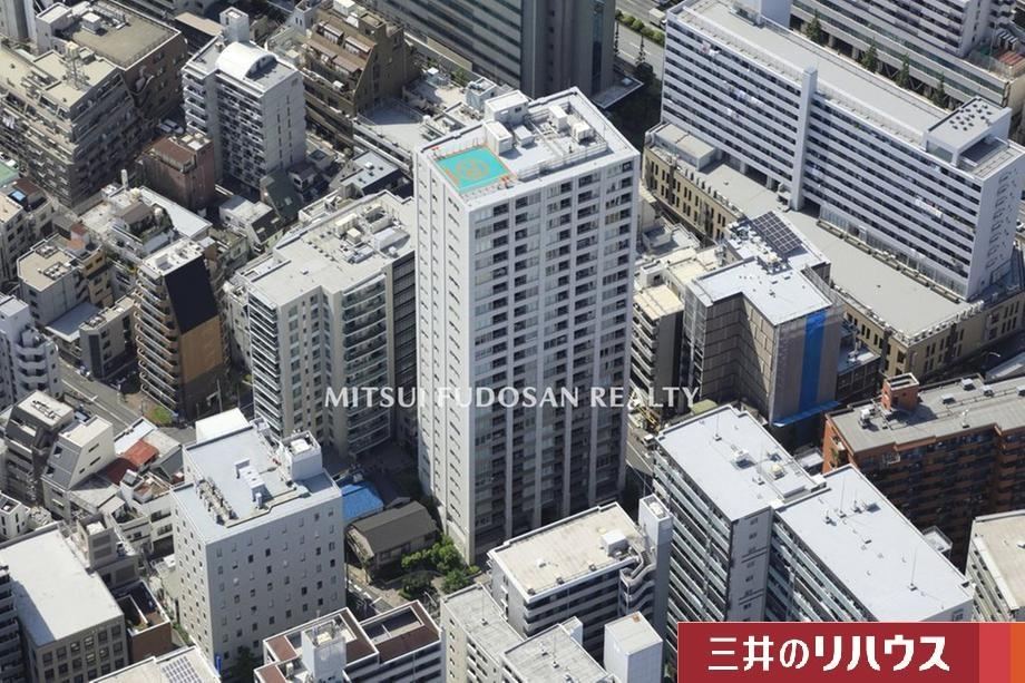 2LDK apartment in Shinjuku Ward, Tokyo - Photo 1