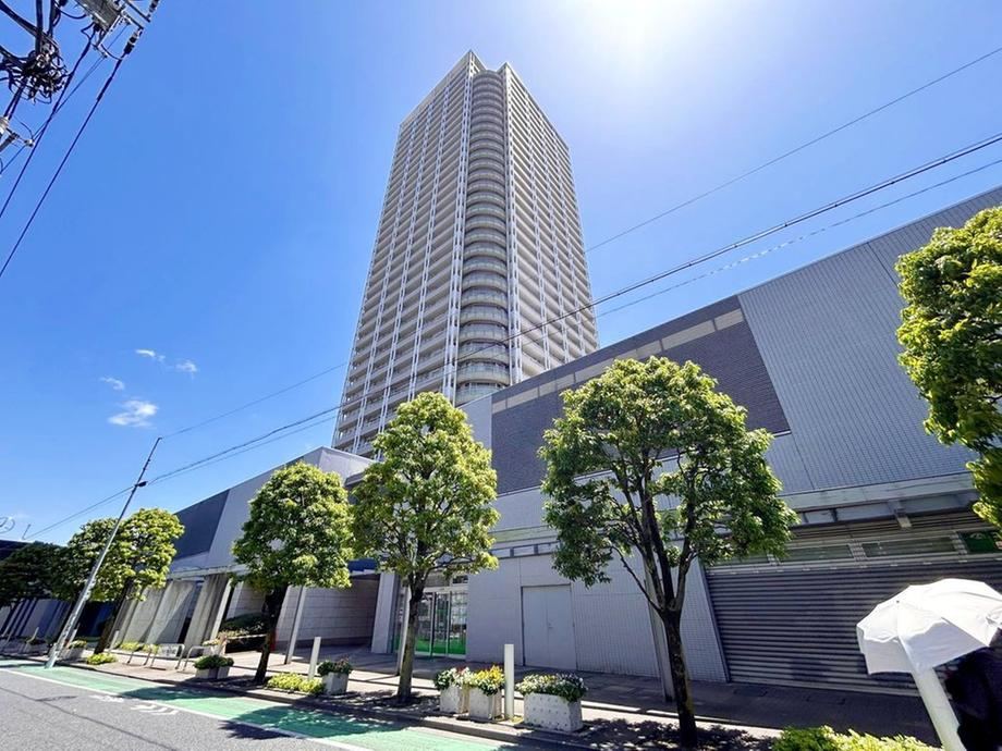 3LDK apartment in Chofu, Tokyo - Photo 1