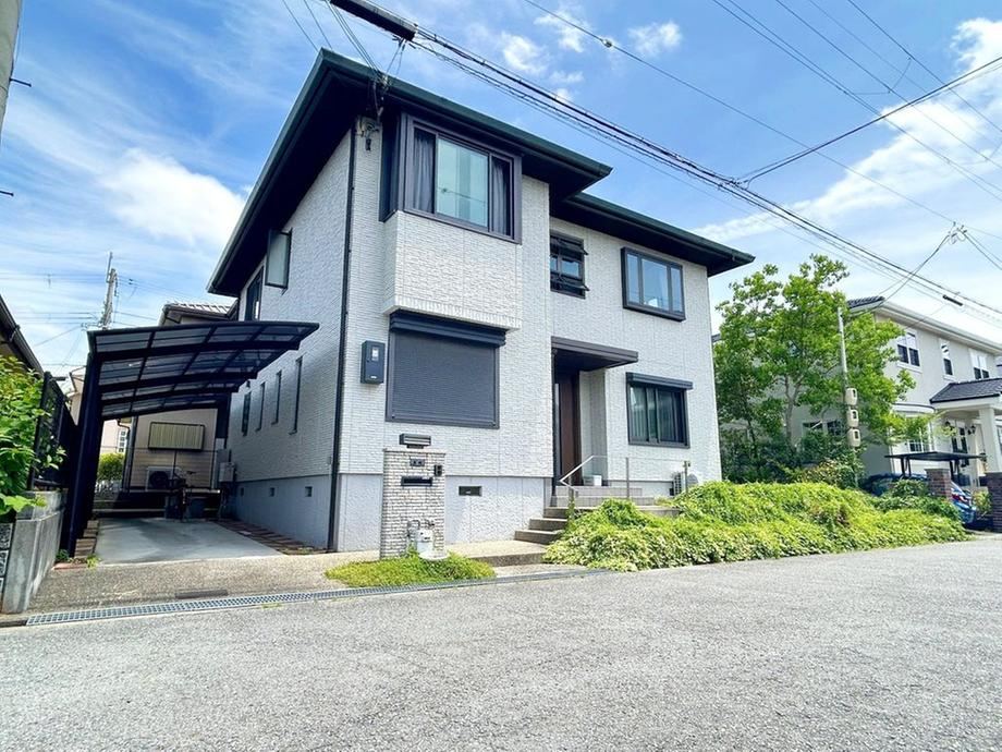 5LDK house in Mino, Osaka - Photo 1