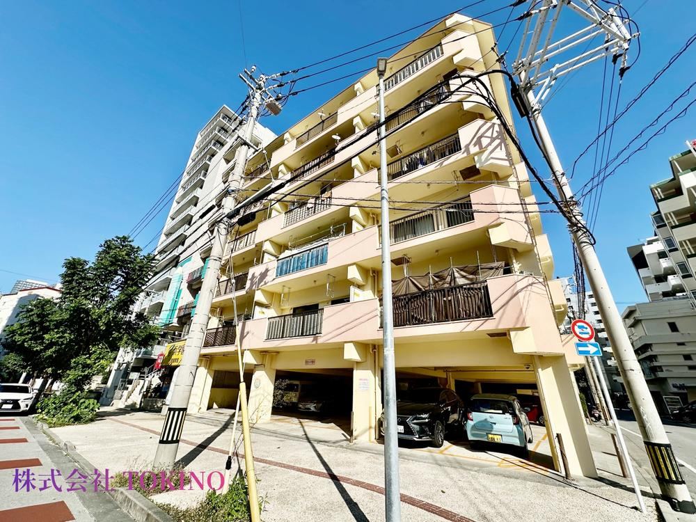 2DK apartment in Naha, Okinawa - Photo 1