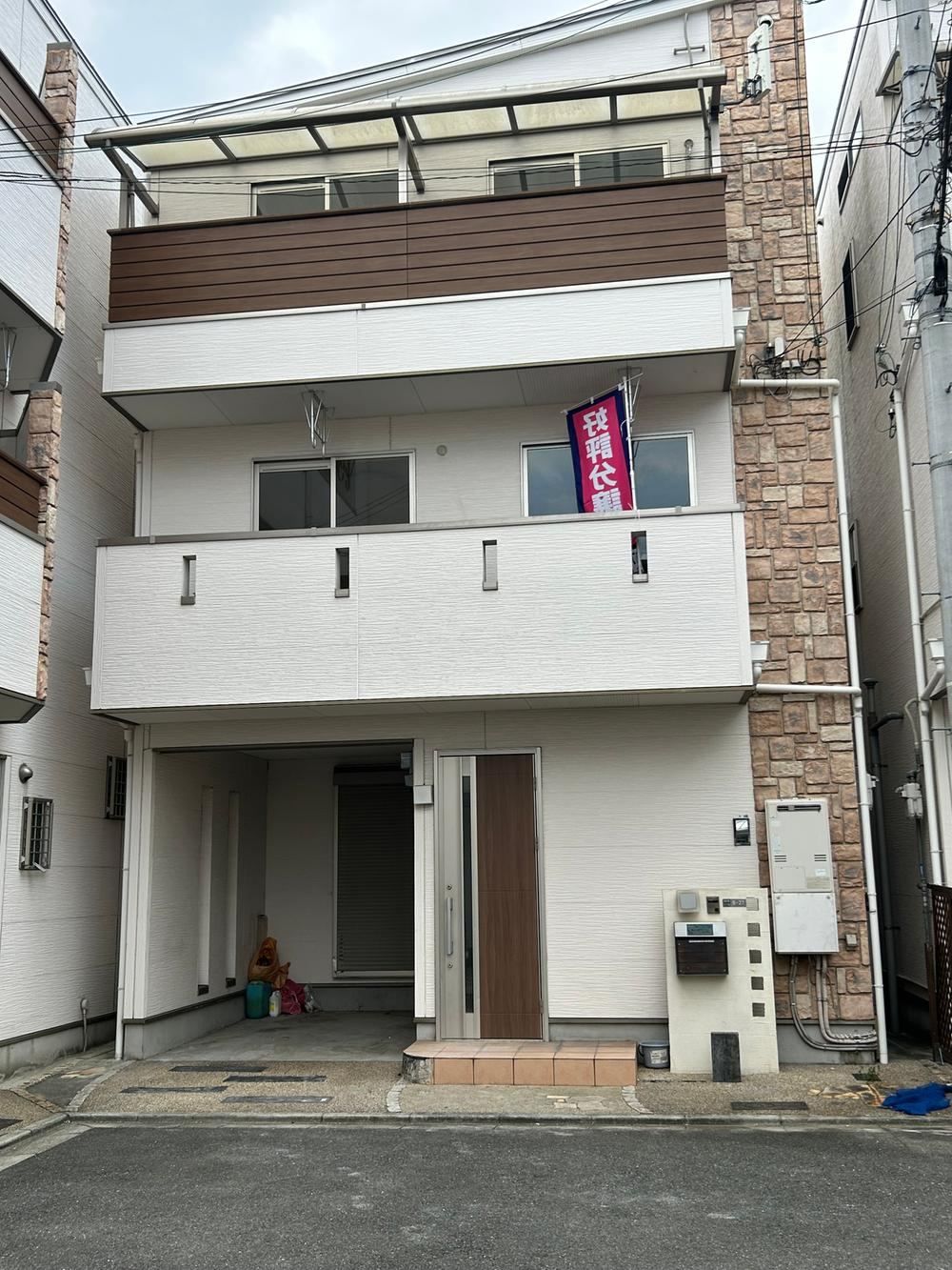 4LDK house in Tsurumi Ward, Osaka - Photo 1