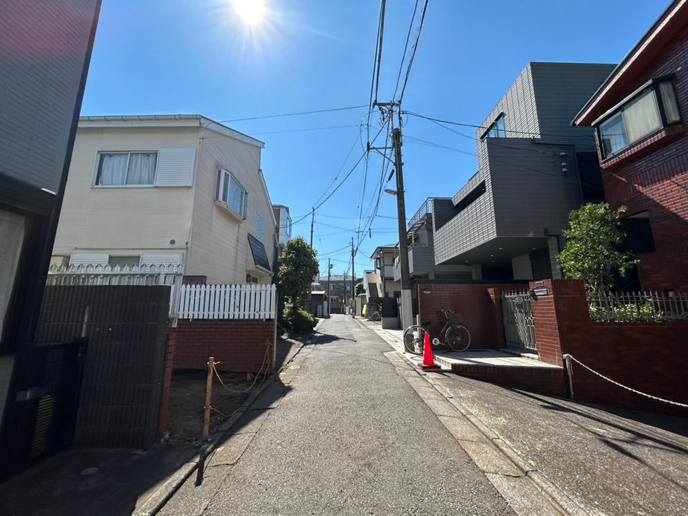 127 m² land in Meguro Ward, Tokyo - Photo 1
