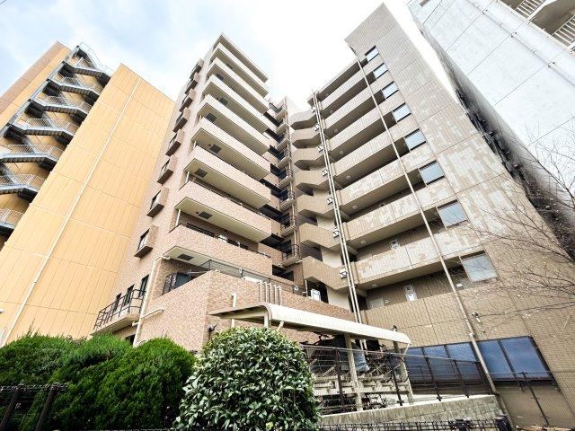 2LDK apartment in Meguro Ward, Tokyo - Photo 1